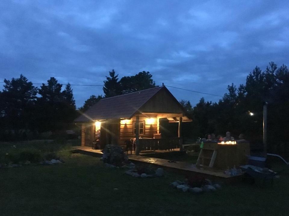 Maenniste Holiday Home Hiievalja Εξωτερικό φωτογραφία